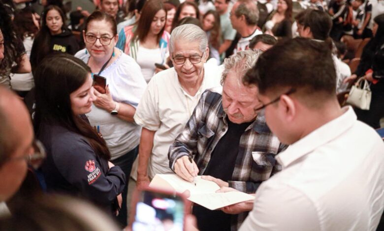 Jóvenes de Tamaulipas participan en encuentro “Prohibido Rendirse” junto a Paco Ignacio Taibo II