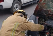 Conato de incendio en vehículo moviliza a Bomberos en el 8 Mina de Ciudad Victoria