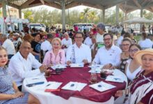 Erasmo González alcalde de Ciudad Madero recibió en playa Miramar a jefes de sector