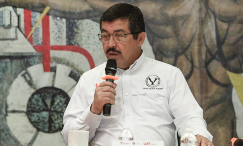 El Rector Dámaso Anaya afirma que la Universidad contribuye al desarrollo de clústeres industriales con formación especializada e investigación aplicada a través de alianzas con industrias y el Gobierno.