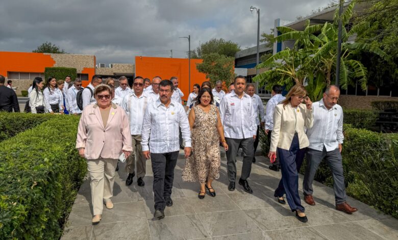 El Rector de la Universidad Autónoma de Tamaulipas (UAT), Dámaso Anaya Alvarado, presidió los trabajos de la Asamblea Universitaria, en que acordó fortalecer su oferta académica.