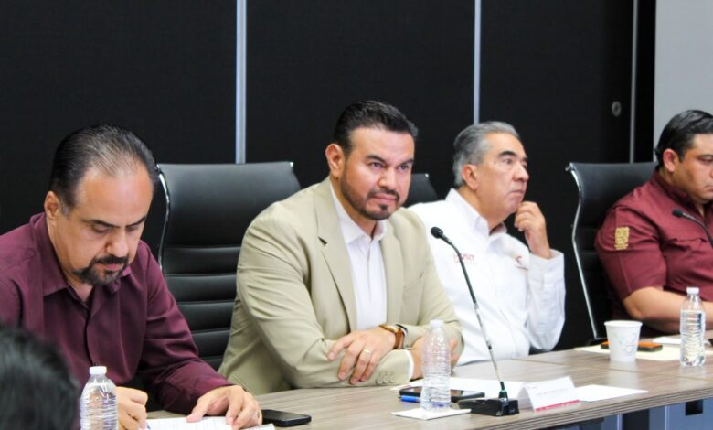 La Secretaría de Seguridad Pública de Tamaulipas y autoridades educativas acordaron fortalecer el reclutamiento de jóvenes para la Guardia Estatal mediante alianzas con preparatorias y la Universidad de Seguridad y Justicia.