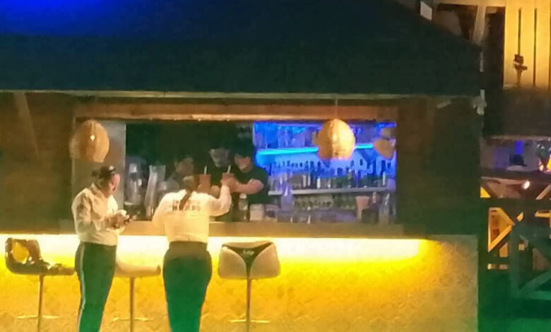 Agentes de Tránsito de Ciudad Madero investigados por tomar en un bar