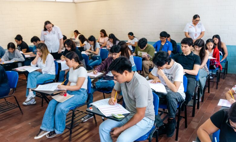 Aspirantes a ingresar a la UAT presentan examen de admisión del CENEVAL.
