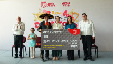 Entregan becas para artistas en Nuevo Laredo