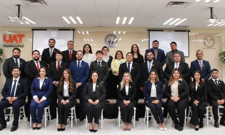 En la Unidad Académica Multidisciplinaria Río Bravo (UAMRB), se graduó a la primera generación de la Maestría en Negocios Internacionales.