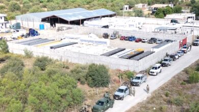 Cateos en Ciudad Victoria y Matamoros dejan 14 detenidos y aseguran 348 mil 700 litros de aceite, armas, droga y vehículos.