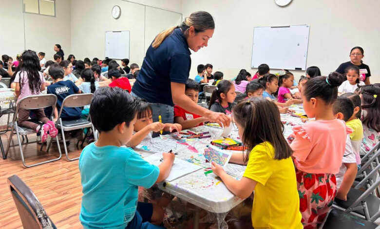 Durante dos semanas, niñas y niños de entre 5 y 12 años participaron en talleres de música, danza, teatro y artes visuales como parte de “Tardes Creativas UAT Verano 2026”.