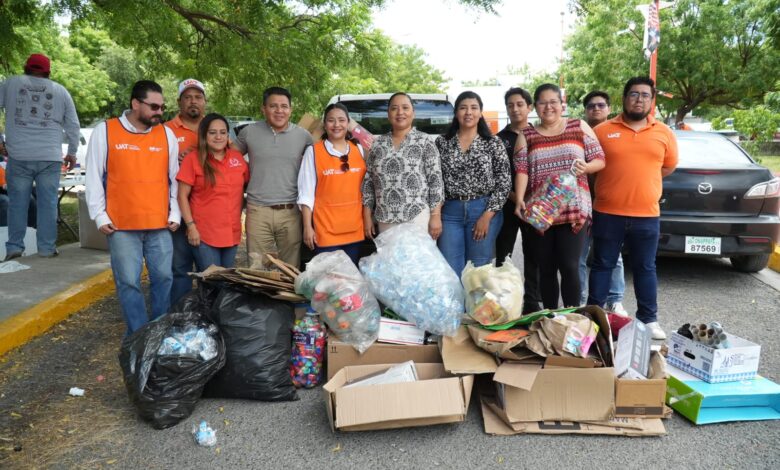 La campaña permanente “RecolectaUAT” reunió a facultades, escuelas, institutos y áreas administrativas para acopiar papel, cartón, PET, pilas y taparroscas que serán destinados a acciones ambientales y de beneficio social.