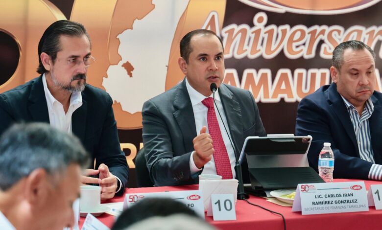 El secretario de Finanzas, Carlos Irán Ramírez González, sostuvo una reunión de trabajo con integrantes de la CMIC Tamaulipas en Tampico.