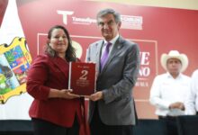 Américo Villarreal informó sobre la inversión estatal en San Carlos y anunció la rehabilitación de la carretera de La Soledad a la cabecera municipal.