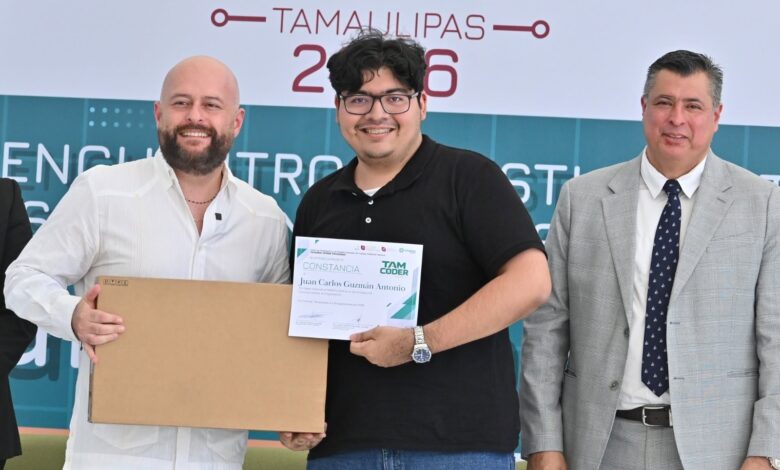 Juan Carlos Guzmán Antonio, estudiante de la UAT, obtuvo el primer lugar en el Concurso Estatal de Programación TamCoder 2026.