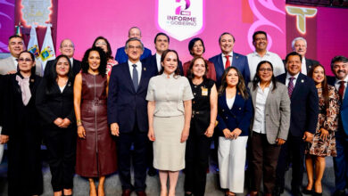 Legisladores locales y federales acompañaron a Carmen Lilia Canturosas durante la presentación de su Segundo Informe de Gobierno.