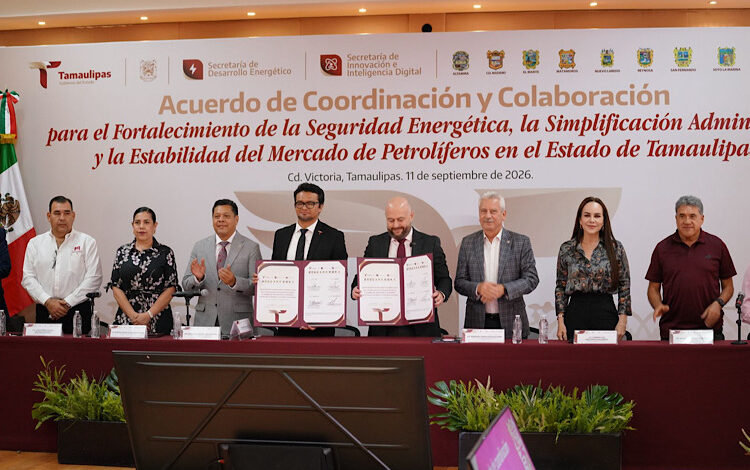 Carmen Lilia Canturosas participó en la firma del acuerdo estatal para fortalecer la seguridad energética y la estabilidad del mercado de petrolíferos.