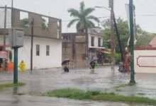 El gobernador Américo Villarreal informó que las lluvias intensas registradas en el sur de Tamaulipas dejaron saldo blanco y sin situaciones lamentables.