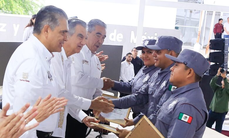 El gobernador Américo Villarreal anunció una beca del 90% para egresados de formación policial que continúen con la Licenciatura en Seguridad Pública.