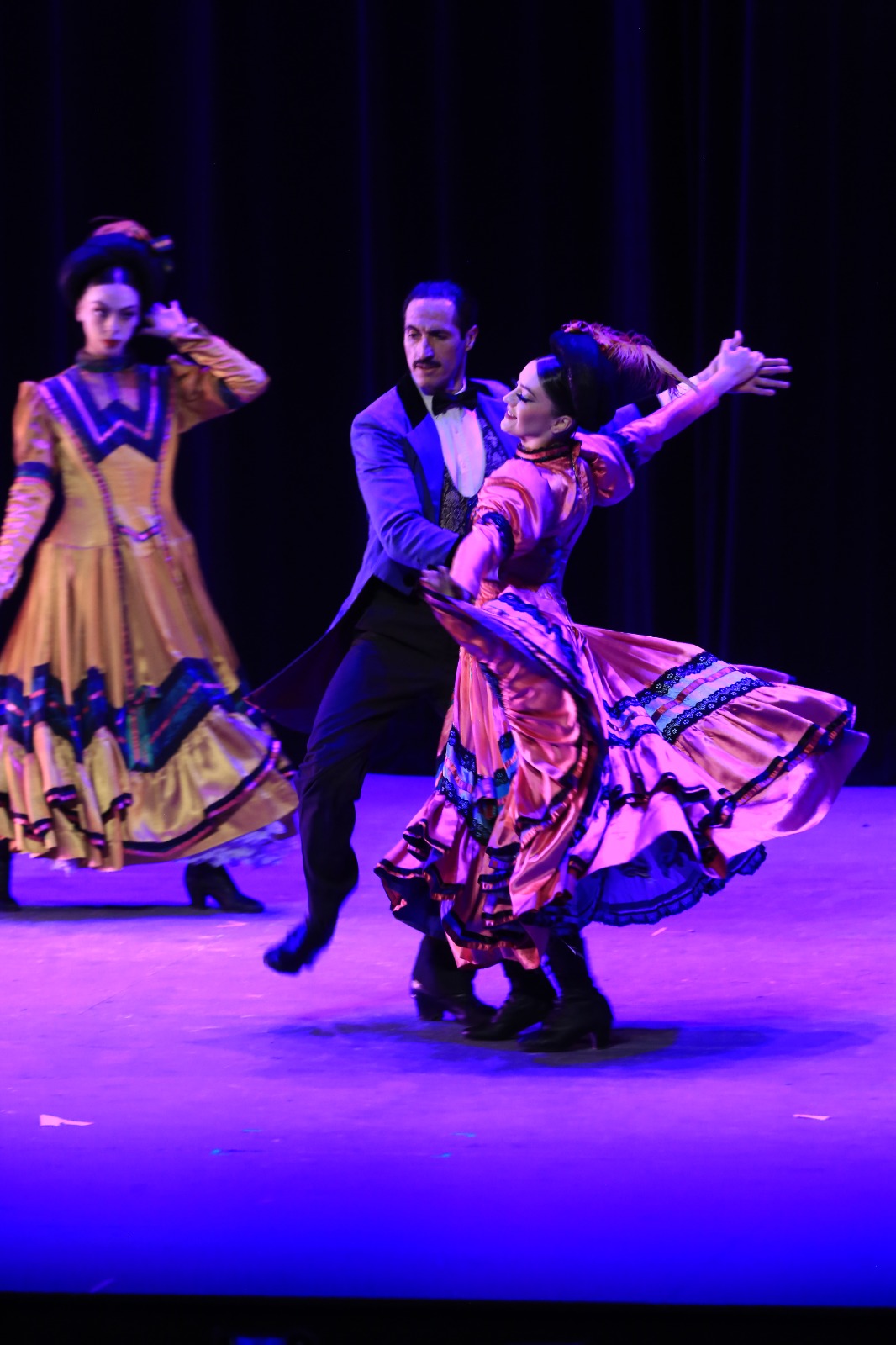 Arranca el Festival Internacional en la Costa del Seno Mexicano con 318 presentaciones gratuitas en los 43 municipios y más de mil 200 artistas.