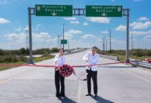 Américo Villarreal encabezó una gira por Nuevo Laredo en la que anunció un nuevo hospital del IMSS-Bienestar e inauguró obras educativas, de movilidad y ciencia.