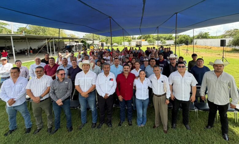 La senadora Olga Sosa Ruiz encabezó una asamblea informativa con docentes del Grupo Magisterio Regional Unido en Gómez Farías.