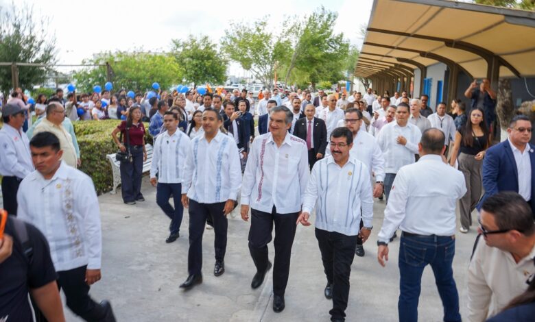 Américo Villarreal y Dámaso Anaya encabezaron la inauguración de nuevos espacios en la Facultad de Comercio de la UAT en Nuevo Laredo.