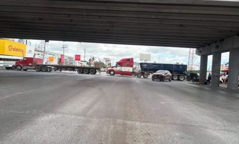 Reportan bloqueos y ponchallantas en Matamoros y Río Bravo tras la detención de Axel Alfredo Cárdenas Rodríguez, hijo de “El Contador”.