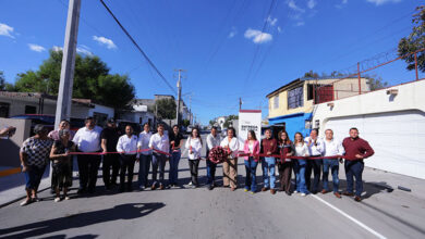 Carmen Lilia Canturosas entregó obras de recarpeteo en tres vialidades de Nuevo Laredo.