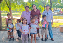 Patty Chío convivió con niñas y niños del CAIC Celaya de El Mante y entregó material escolar enviado por el Gobierno del Estado.